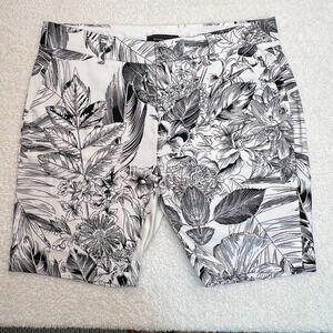 Yessica City Women's Shorts Bermuda Pockets Floral Design Black & White, Size 42